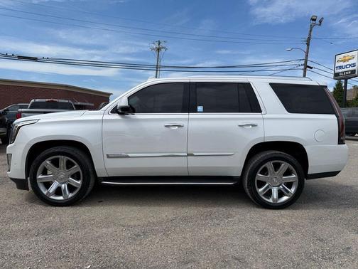 Crystal White Tricoat 2018 Cadillac Escalade Luxury