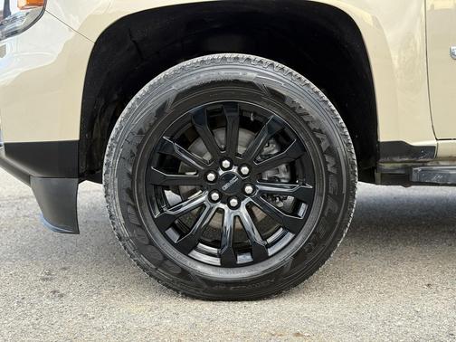 Desert Sand Metallic 2022 GMC Canyon Elevation