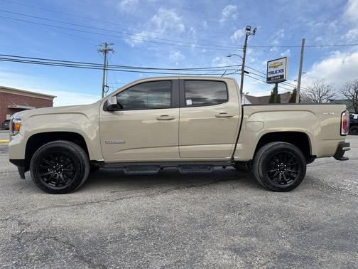 Desert Sand Metallic 2022 GMC Canyon Elevation
