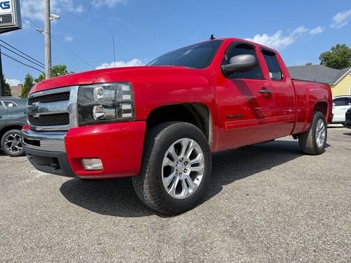 Victory Red 2011 Chevrolet Silverado 1500 LT