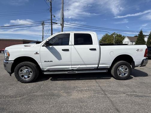 2020 RAM 2500 Tradesman Crew Cab 4X4 6'4' Box