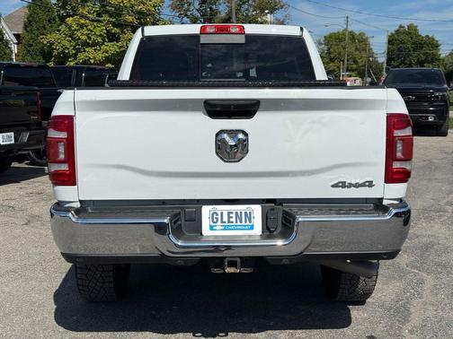 2020 RAM 2500 Tradesman Crew Cab 4X4 6'4' Box
