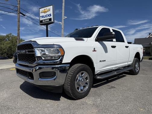 2020 RAM 2500 Tradesman Crew Cab 4X4 6'4' Box
