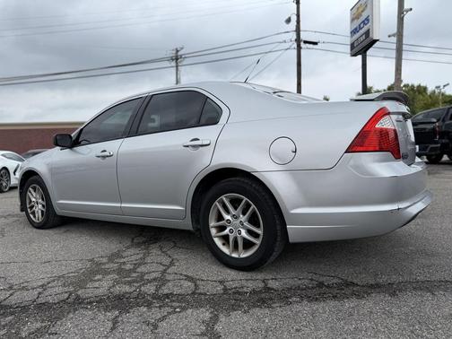 2011 Ford Fusion S