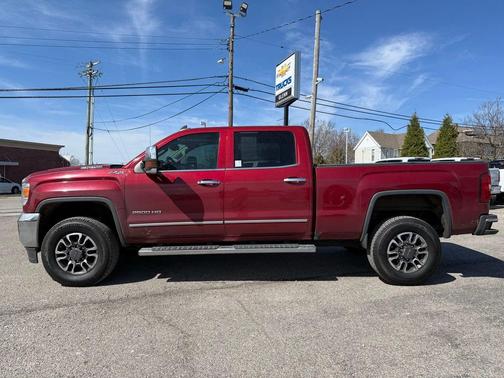 Red Quartz Tintcoat 2018 GMC Sierra 2500 SLT