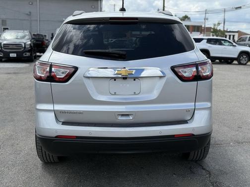 2017 Chevrolet Traverse 2LT