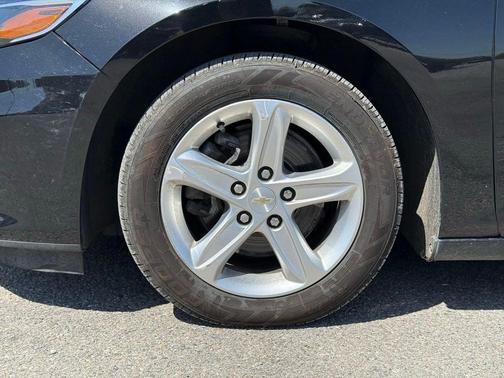 Mosaic Black Metallic 2023 Chevrolet Malibu 1LS