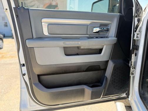 Bright White Clearcoat 2016 RAM 1500 Big Horn