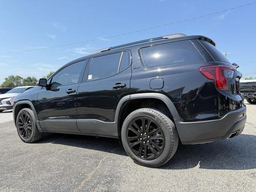 2023 GMC Acadia AWD SLT