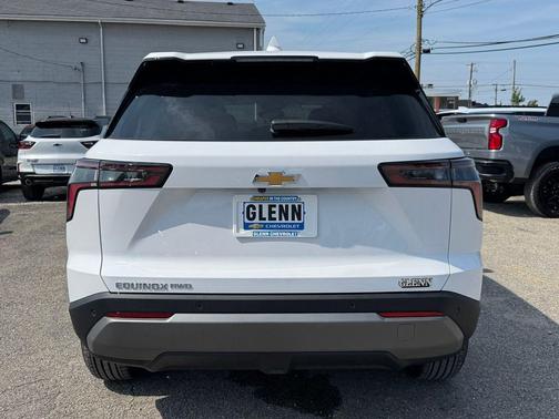 Summit White 2027 Chevrolet Equinox 1LT