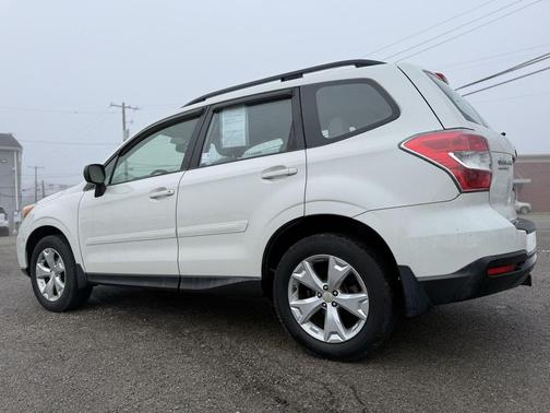 2016 Subaru Forester 2.5i