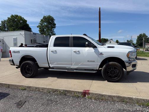 Bright White Clearcoat 2020 RAM 2500 Big Horn Crew Cab 4x4 6'4' Box