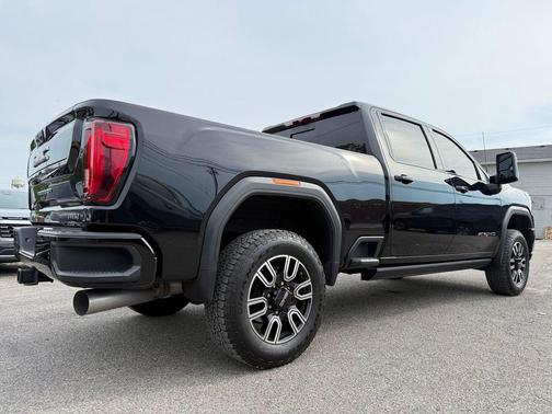 Onyx Black 2023 GMC Sierra 3500 AT4