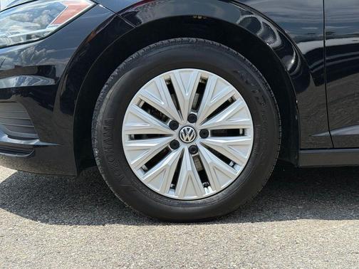 Black Uni 2019 Volkswagen Jetta 1.4T S