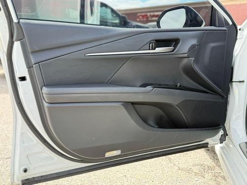 Wind Chill Pearl 2025 Toyota Camry XSE