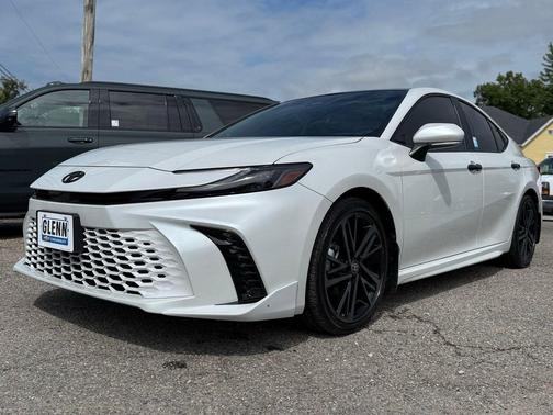 Wind Chill Pearl 2025 Toyota Camry XSE
