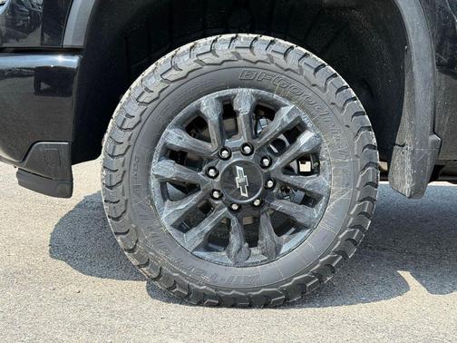 Black 2026 Chevrolet Silverado 2500 LT