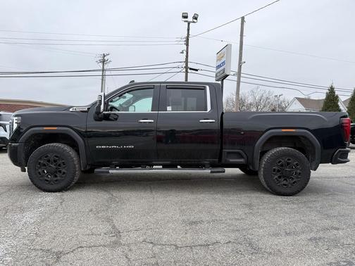 2024 GMC Sierra 2500 Denali