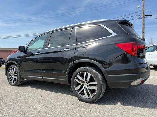 Black 2017 Honda Pilot Touring