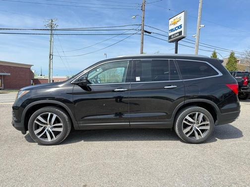 Black 2017 Honda Pilot Touring