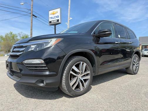 Black 2017 Honda Pilot Touring