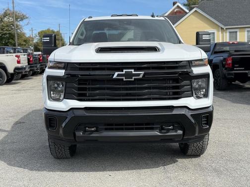 2026 Chevrolet Silverado 2500 Custom