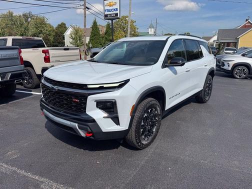Polar White Tricoat 2027 Chevrolet Traverse AWD Z71