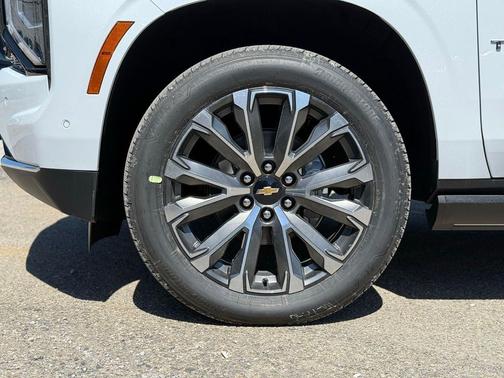 Polar White Tricoat 2026 Chevrolet Tahoe 4WD High Country