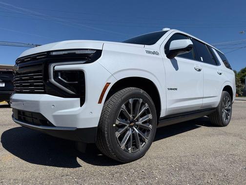 Polar White Tricoat 2026 Chevrolet Tahoe 4WD High Country