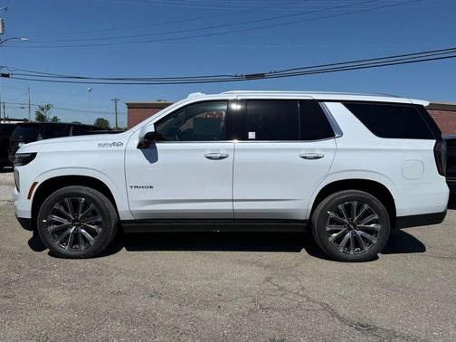Polar White Tricoat 2026 Chevrolet Tahoe 4WD High Country