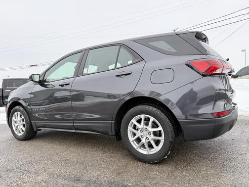 Iron Gray Metallic 2022 Chevrolet Equinox LS