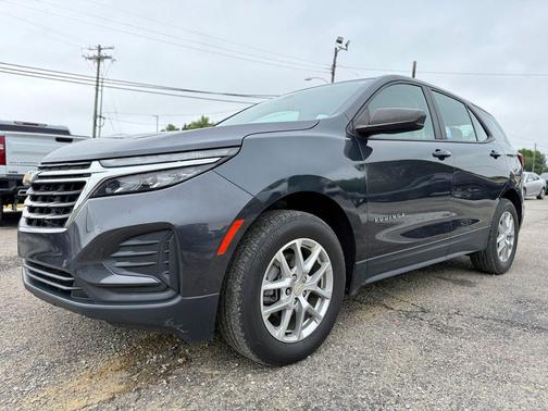 Iron Gray Metallic 2022 Chevrolet Equinox LS