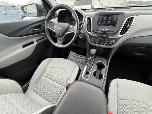 Iron Gray Metallic 2022 Chevrolet Equinox LS