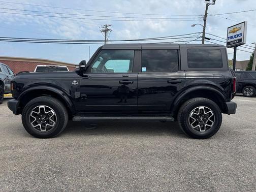 Shadow Black 2022 Ford Bronco Outer Banks
