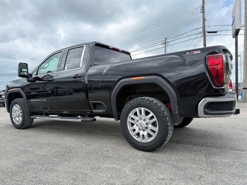 Onyx Black 2024 GMC Sierra 2500 SLE