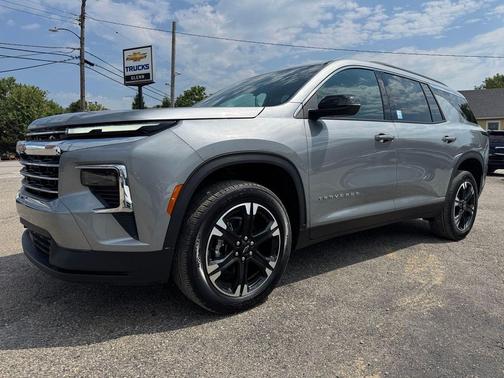 Sterling Gray Metallic 2027 Chevrolet Traverse LT