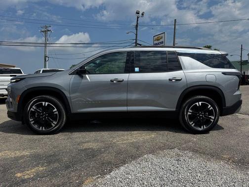 Sterling Gray Metallic 2027 Chevrolet Traverse LT