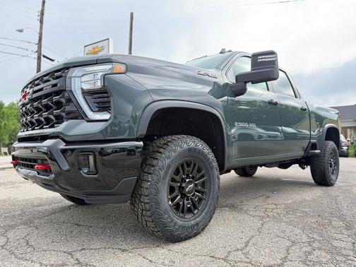 Cypress Gray 2026 Chevrolet Silverado 2500 Crew Cab, Standard Bed, XR2, 4WD