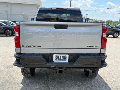 Sterling Gray Metallic 2026 Chevrolet Silverado 2500 Custom