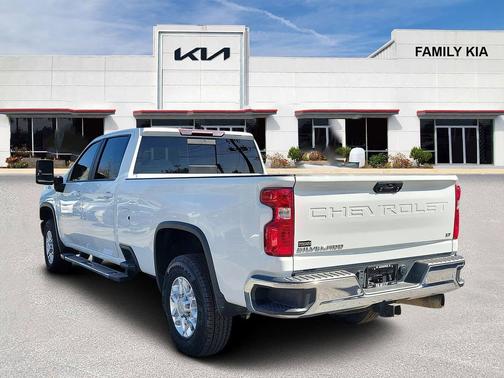 Summit White 2022 Chevrolet Silverado 2500 LT