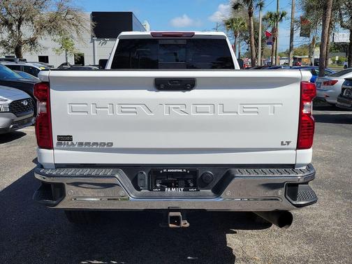Summit White 2022 Chevrolet Silverado 2500 LT