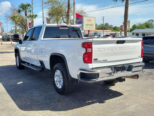 Summit White 2022 Chevrolet Silverado 2500 LT