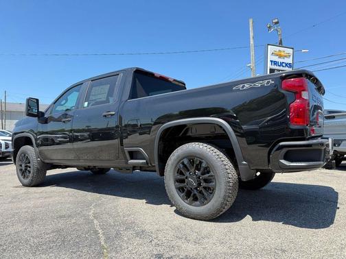 Black 2026 Chevrolet Silverado 2500 Custom