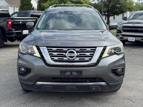 2017 Nissan Pathfinder SL