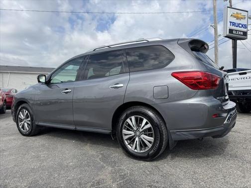 2017 Nissan Pathfinder SL