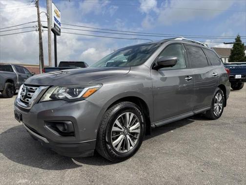 2017 Nissan Pathfinder SL