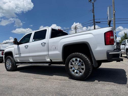 White Frost Tricoat 2019 GMC Sierra 2500 Denali