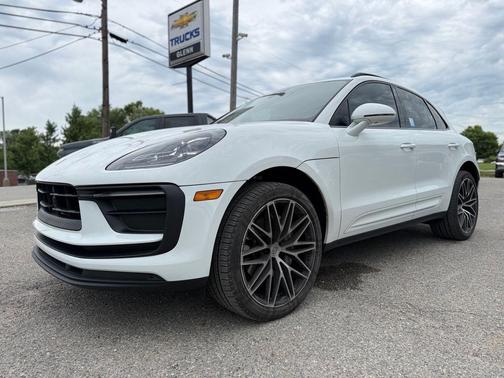 White 2023 Porsche Macan Macan