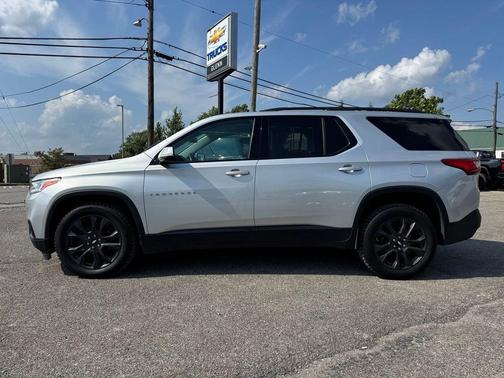 Silver Ice Metallic 2020 Chevrolet Traverse RS