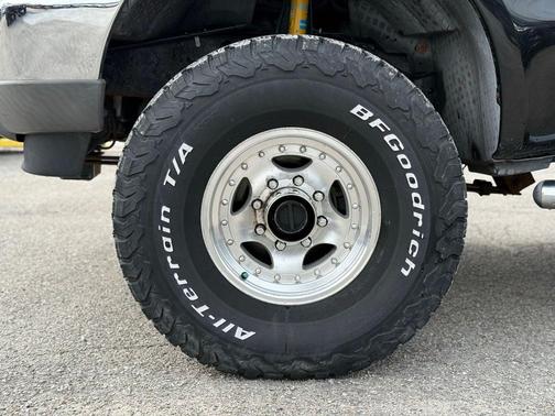 Black Clearcoat 2003 Ford F-350 Lariat